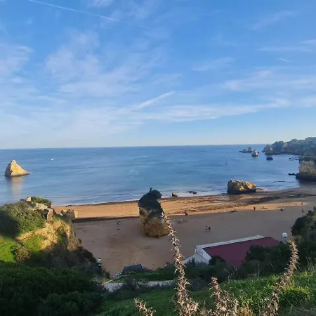 A Casa E A Da Ana